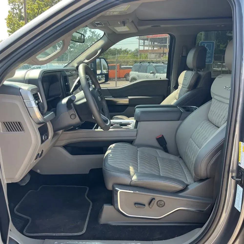 2025 Ford F-350 Super Duty Platinum
