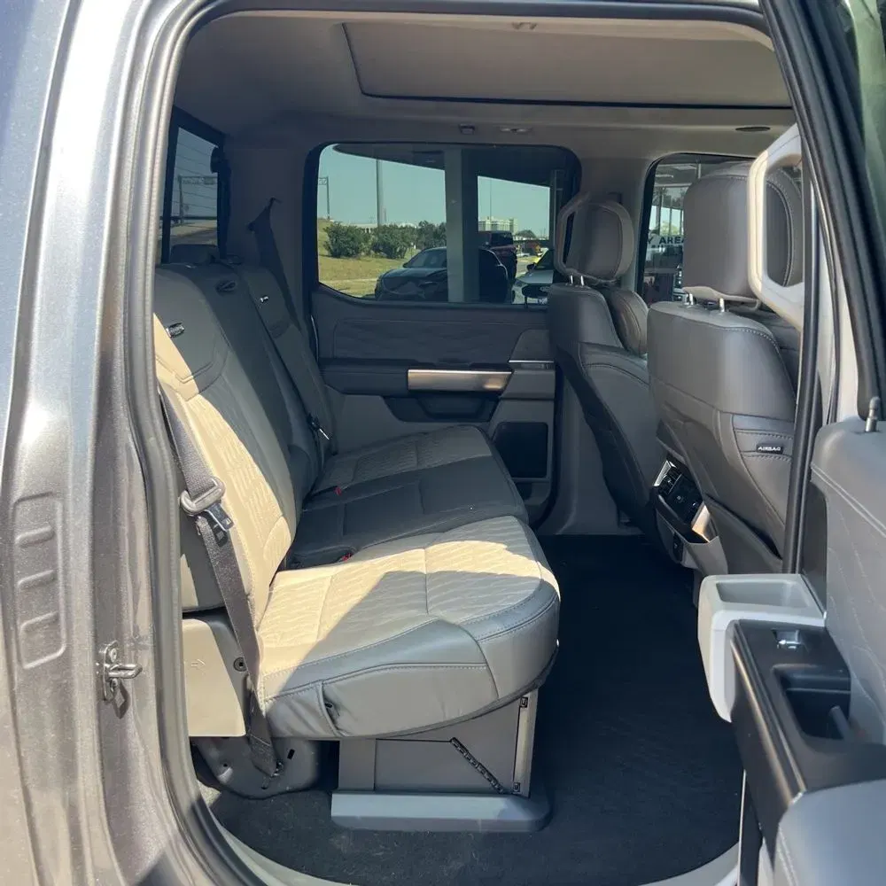 2025 Ford F-350 Super Duty Platinum