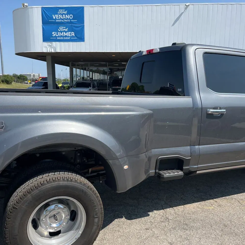 2025 Ford F-350 Super Duty Platinum