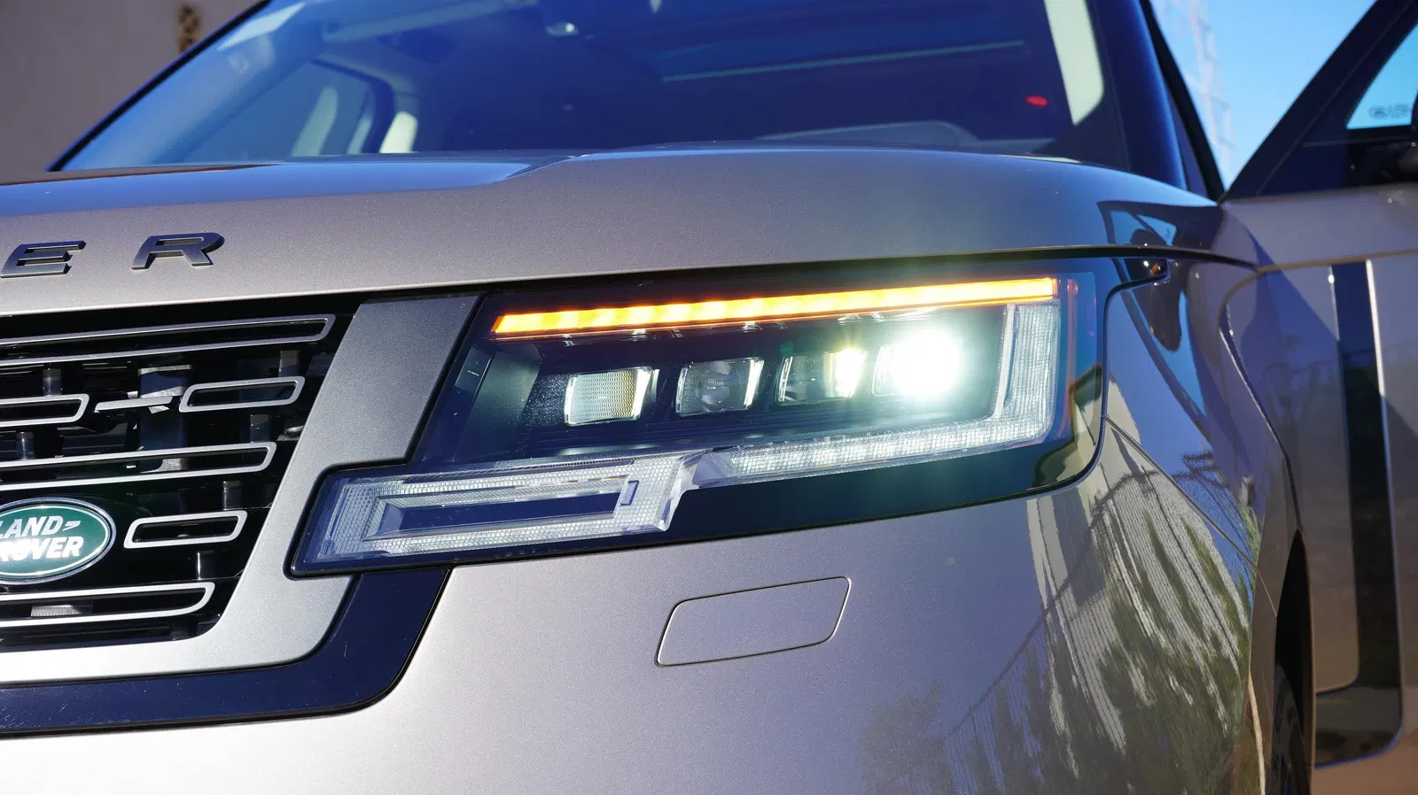 2023 Range Rover P530 SE - ~650 Miles, Twin-Turbo V8, AWD, Premium Interior Upgrade Pack