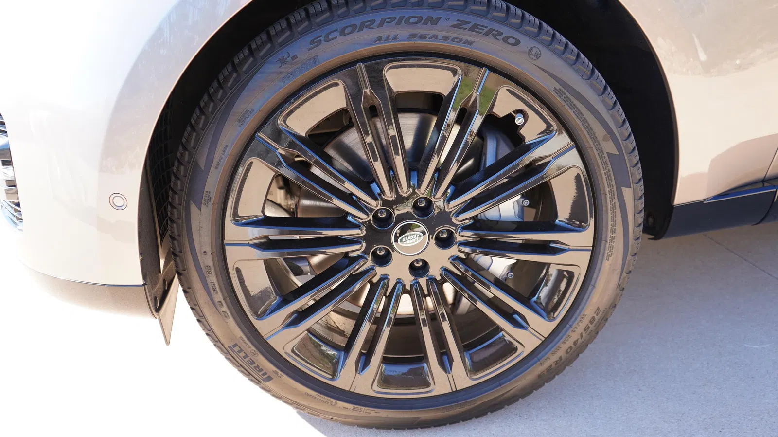 2023 Range Rover P530 SE - ~650 Miles, Twin-Turbo V8, AWD, Premium Interior Upgrade Pack