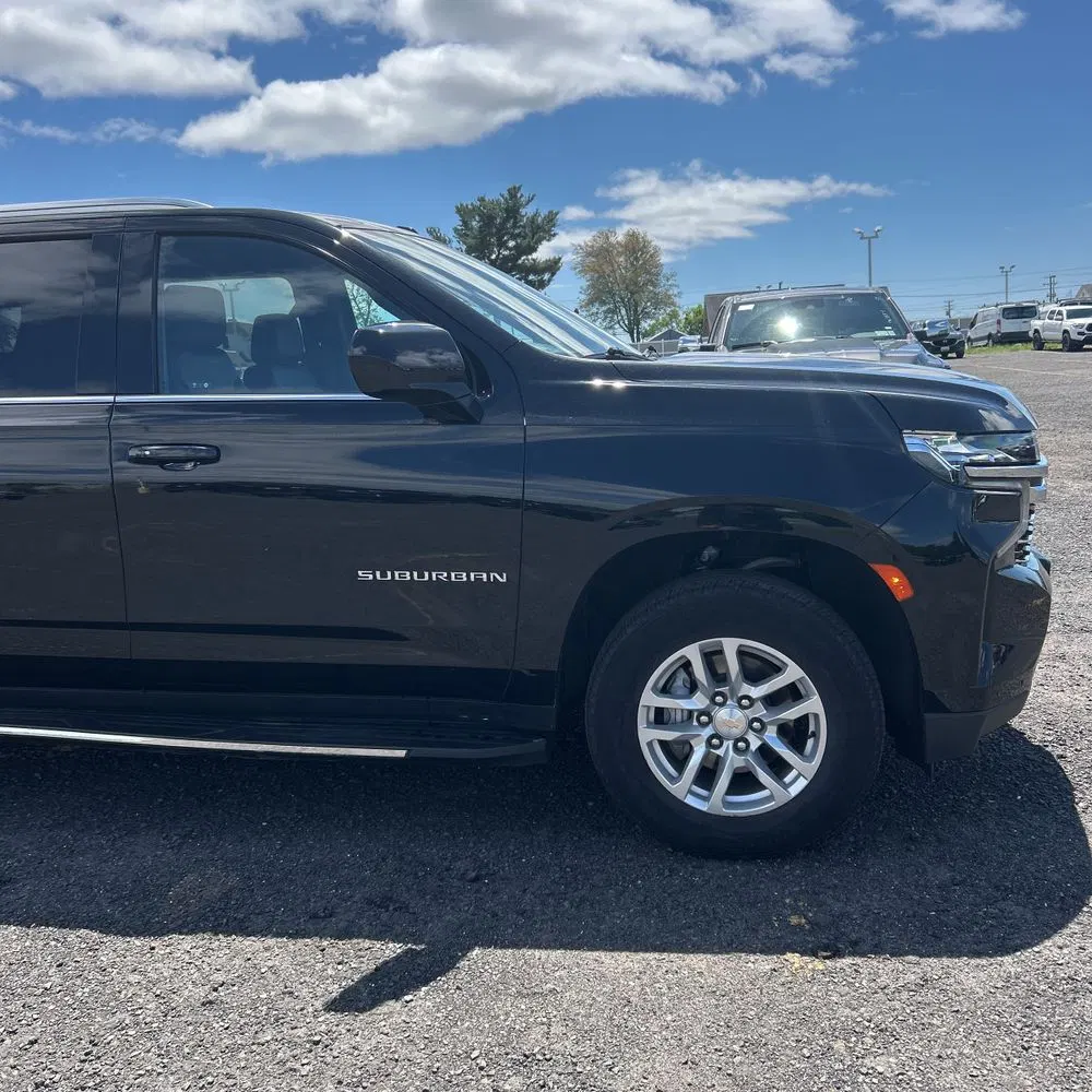 2024 Chevrolet Suburban LT