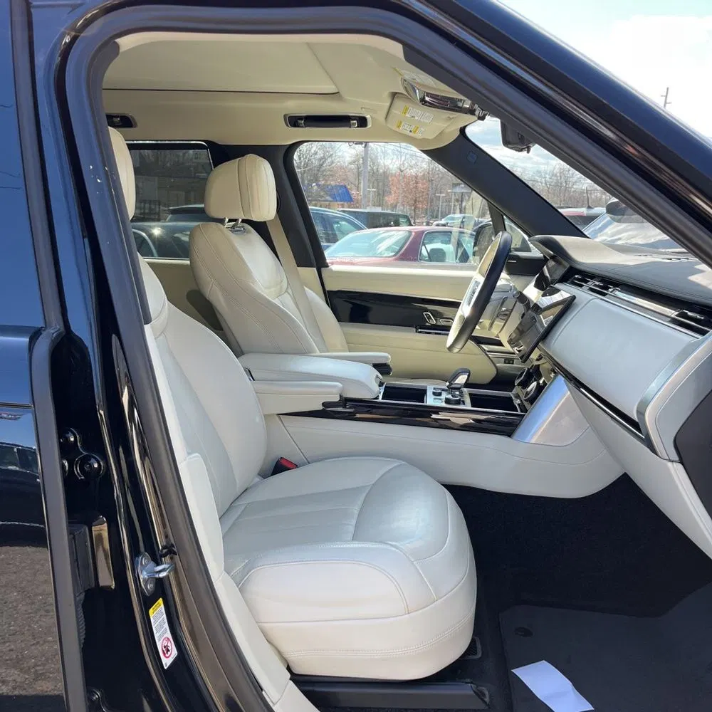 2023 Land Rover Range Rover P530 SE LWB