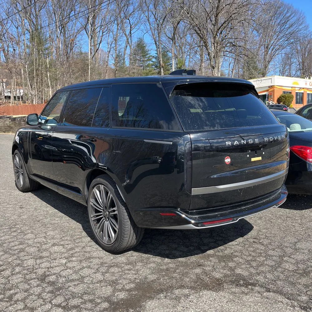 2023 Land Rover Range Rover P530 SE LWB