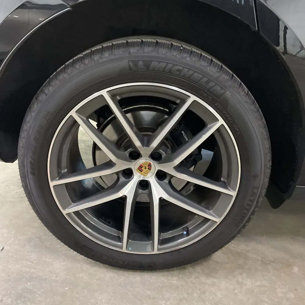 2024 Porsche Macan Base
