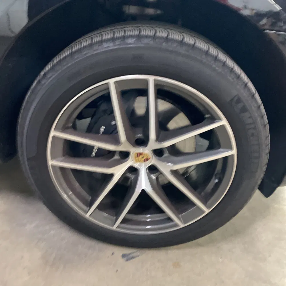 2024 Porsche Macan Base