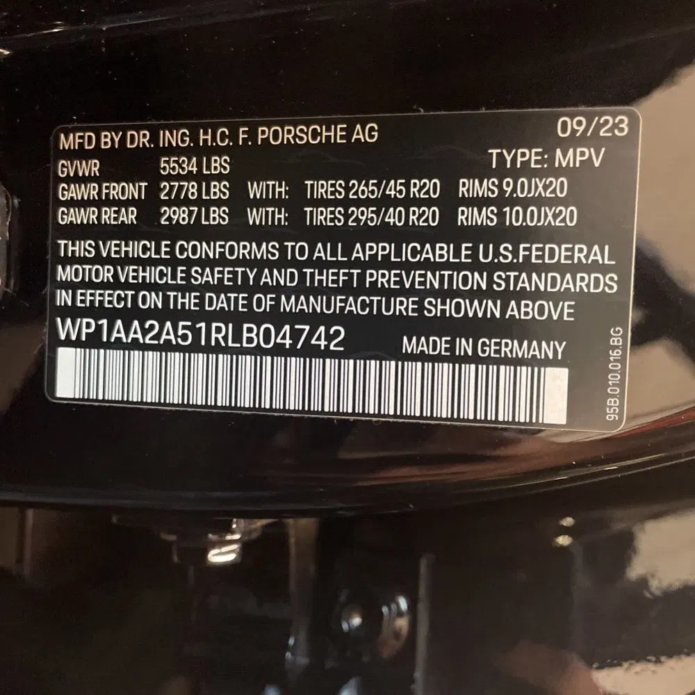 2024 Porsche Macan Base