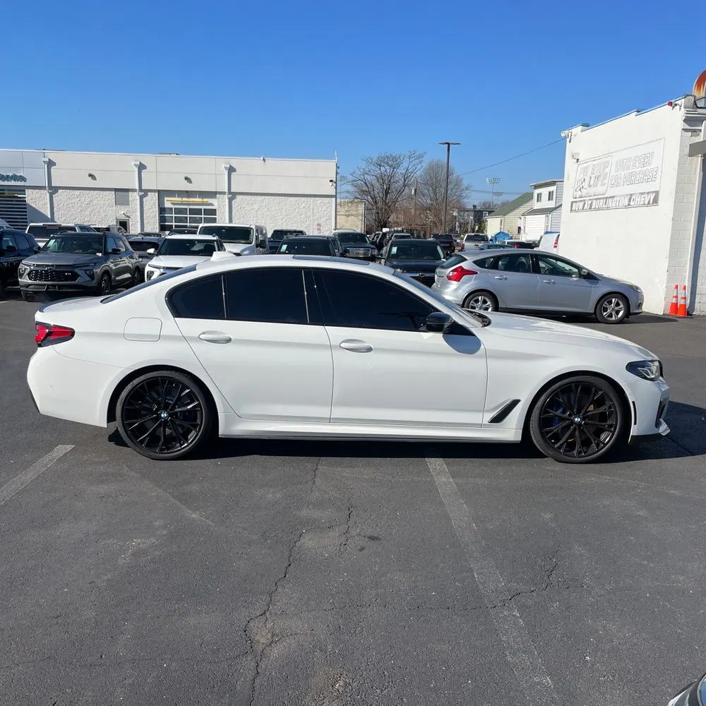 2022 BMW 5-Series M550xi