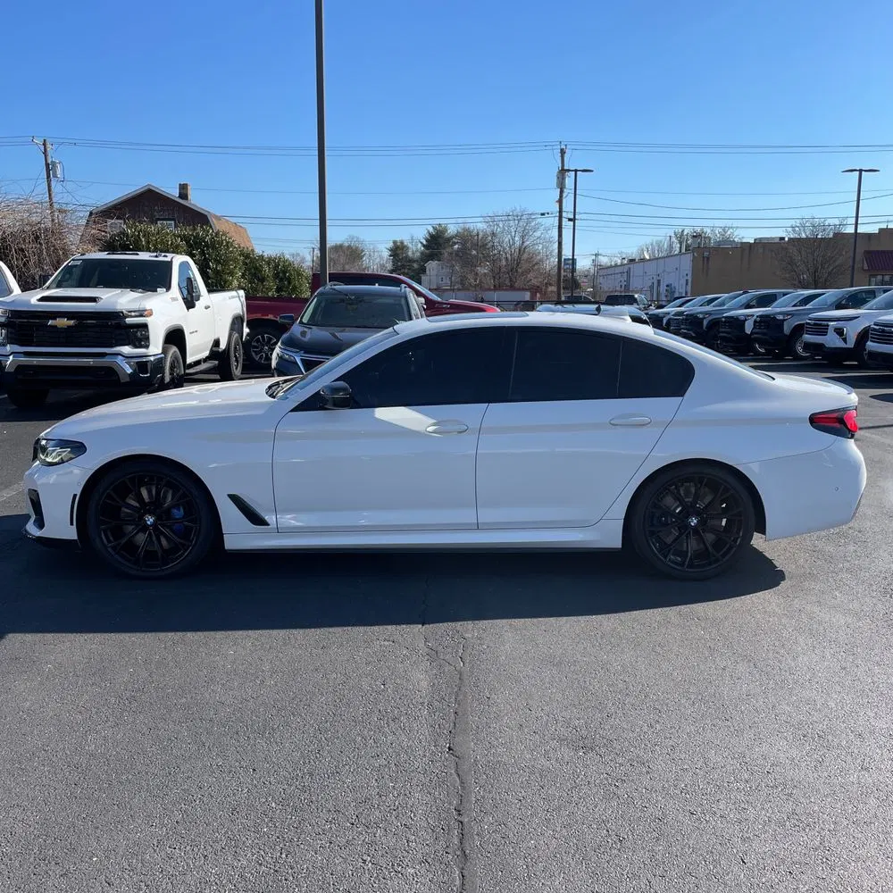 2022 BMW 5-Series M550xi