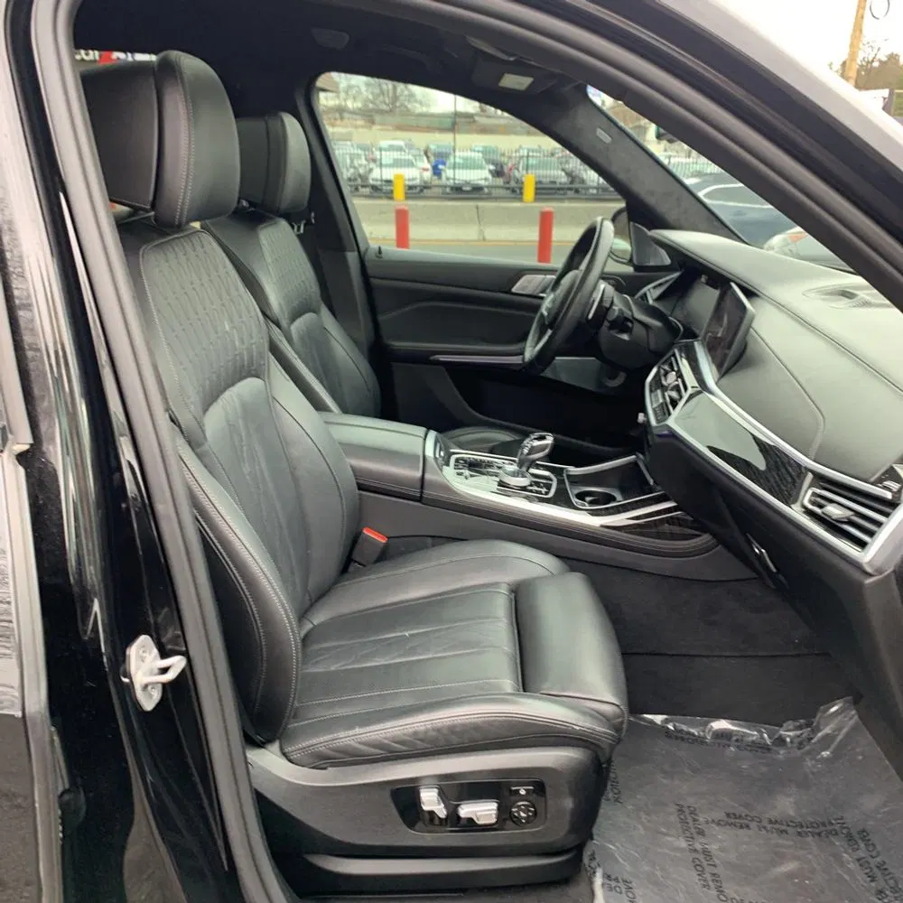 2021 BMW X7 M50i