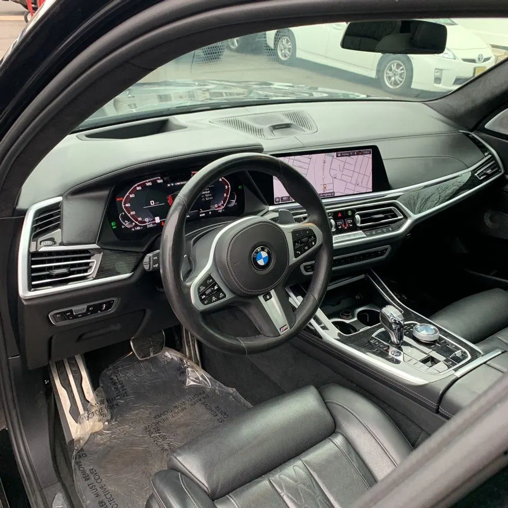 2021 BMW X7 M50i