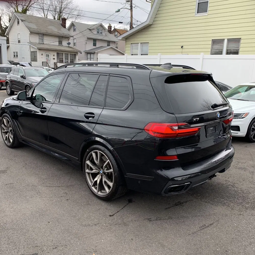 2021 BMW X7 M50i