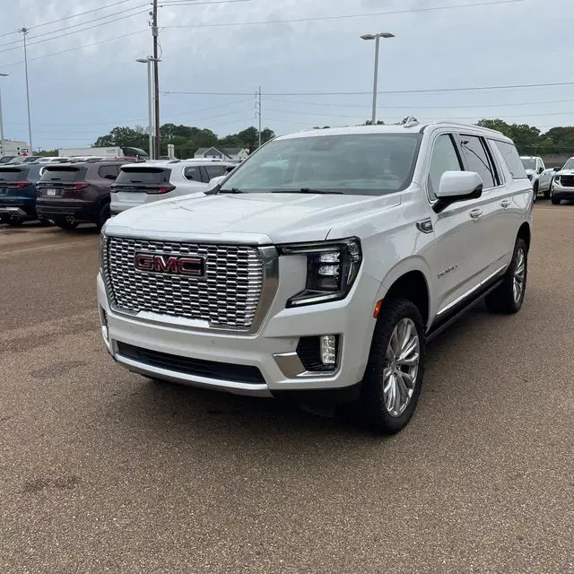 2023 GMC Yukon XL Denali