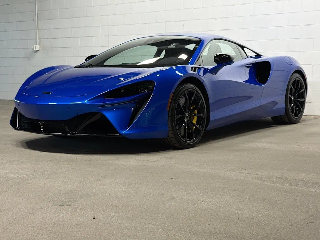 2024 McLaren Artura RWD