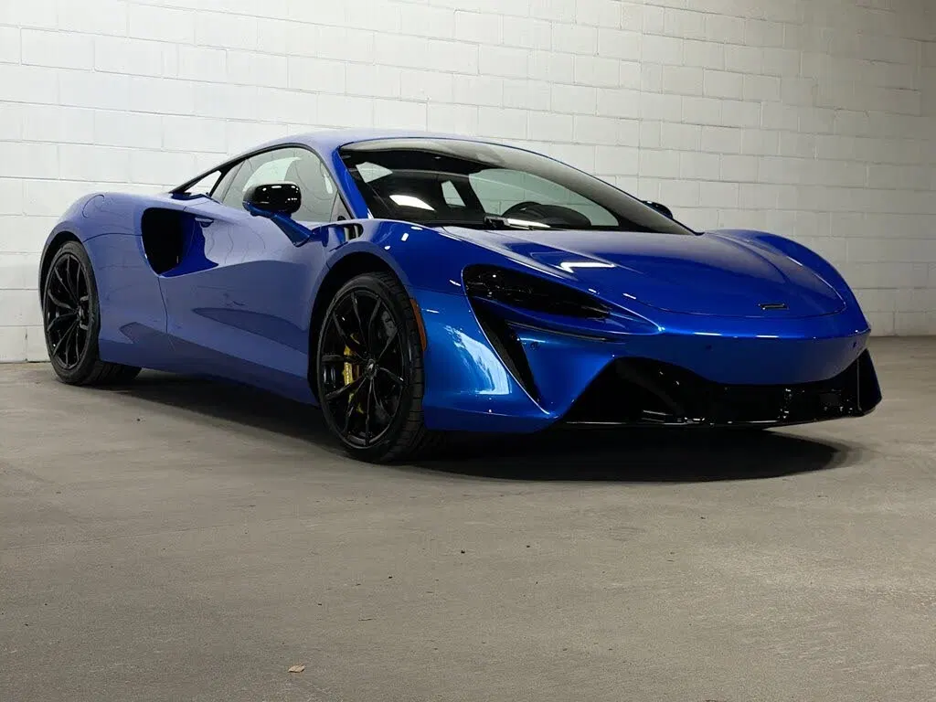 2024 McLaren Artura RWD
