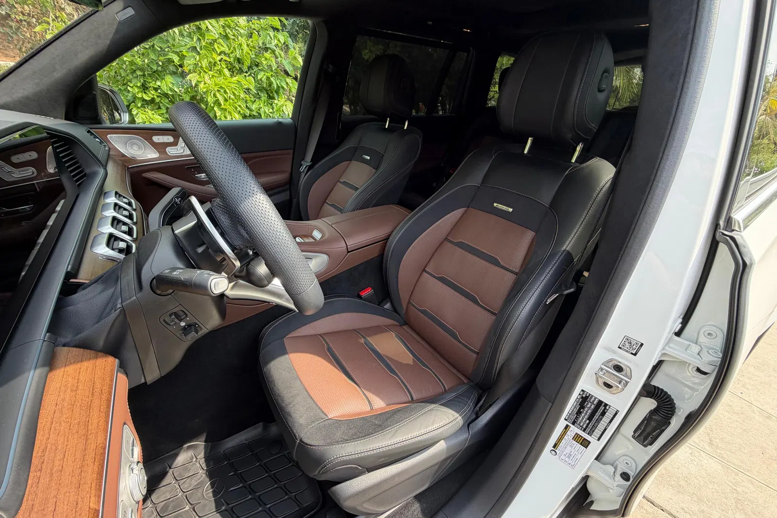 2024 Mercedes-AMG GLS 63 - ~9,200 Miles, 603-hp Twin-Turbo V8, AWD, Unmodified