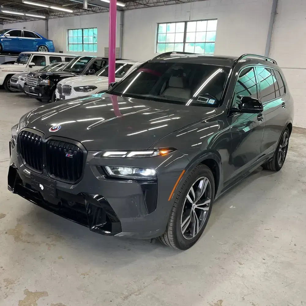 2023 BMW X7 M60i