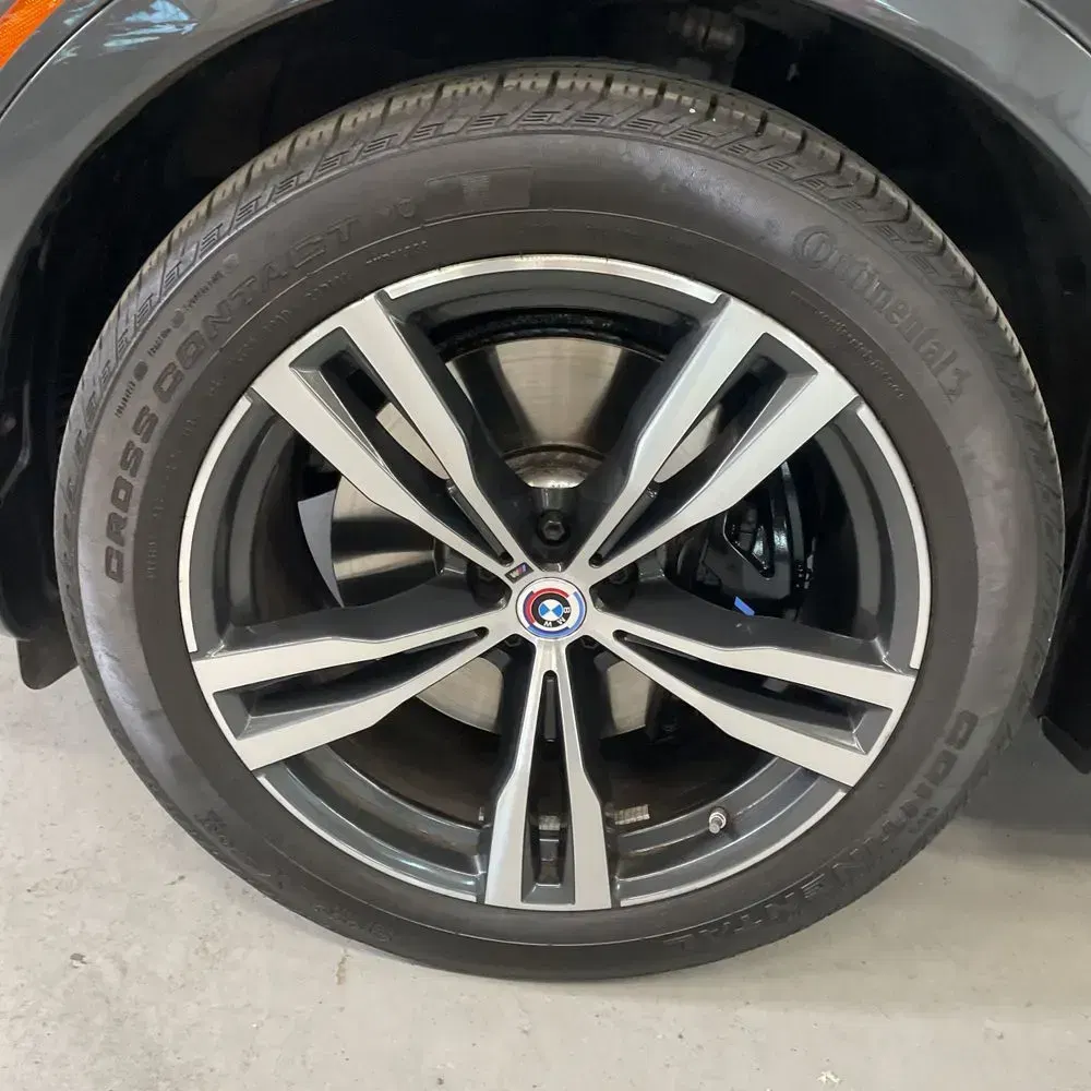 2023 BMW X7 M60i
