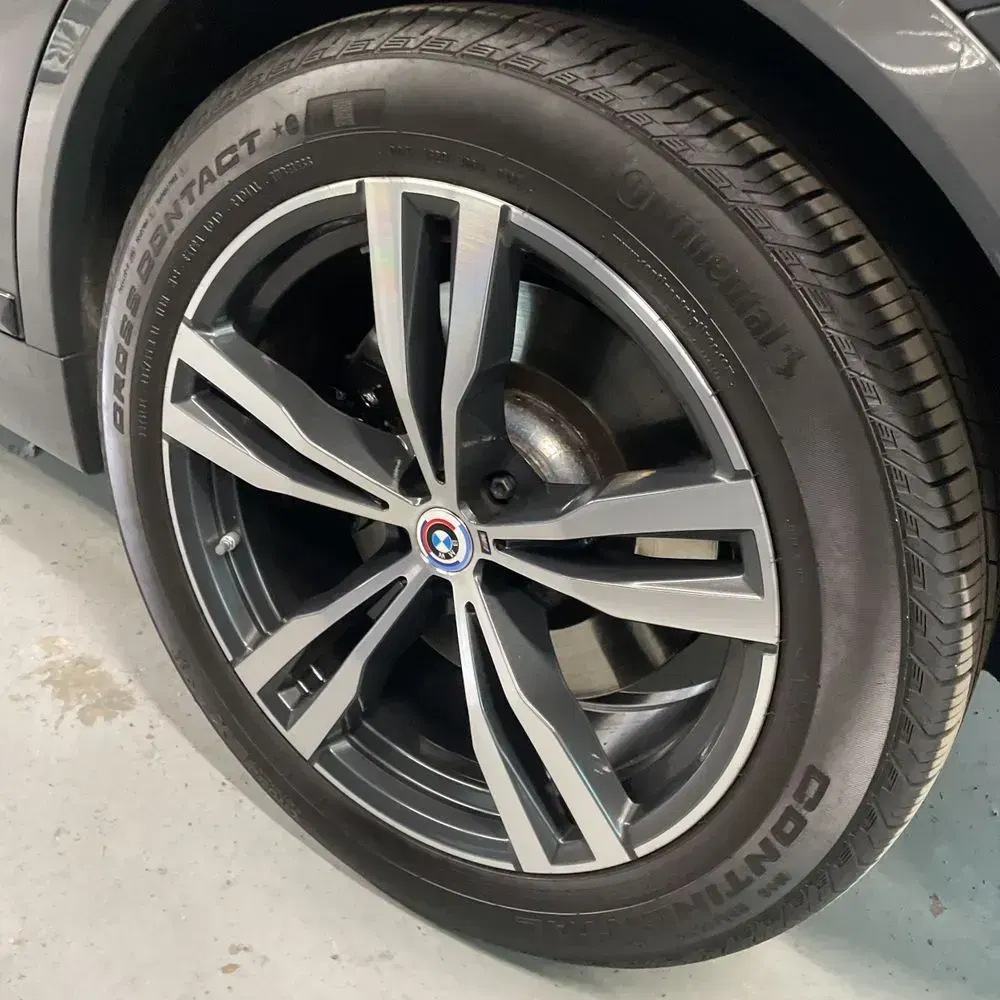 2023 BMW X7 M60i