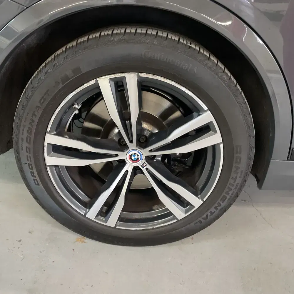 2023 BMW X7 M60i