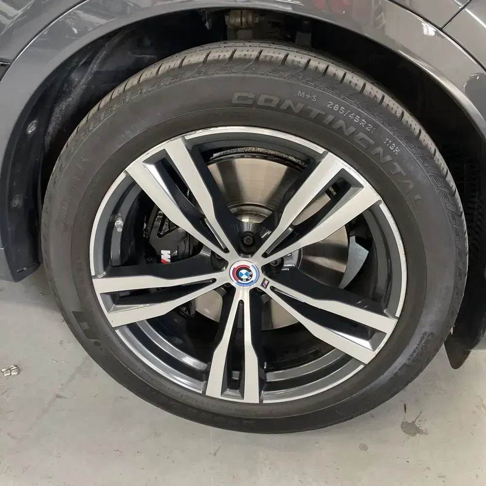2023 BMW X7 M60i
