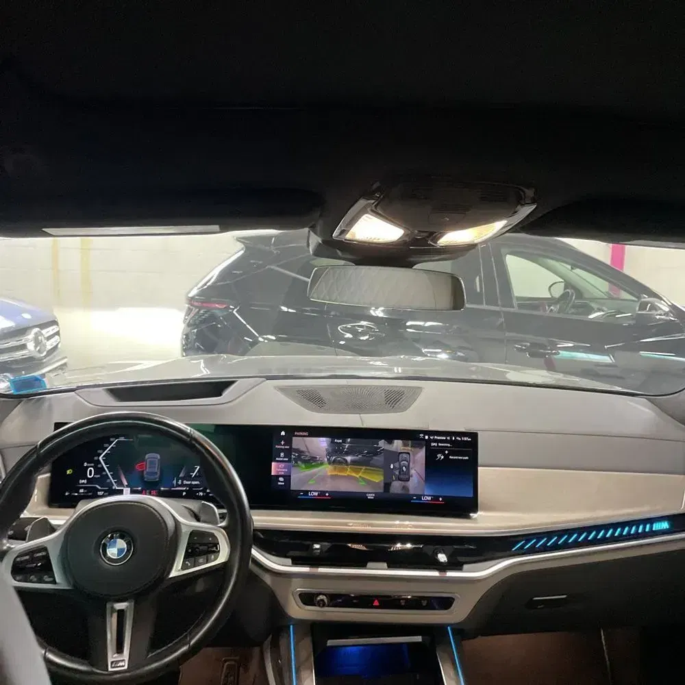 2023 BMW X7 M60i