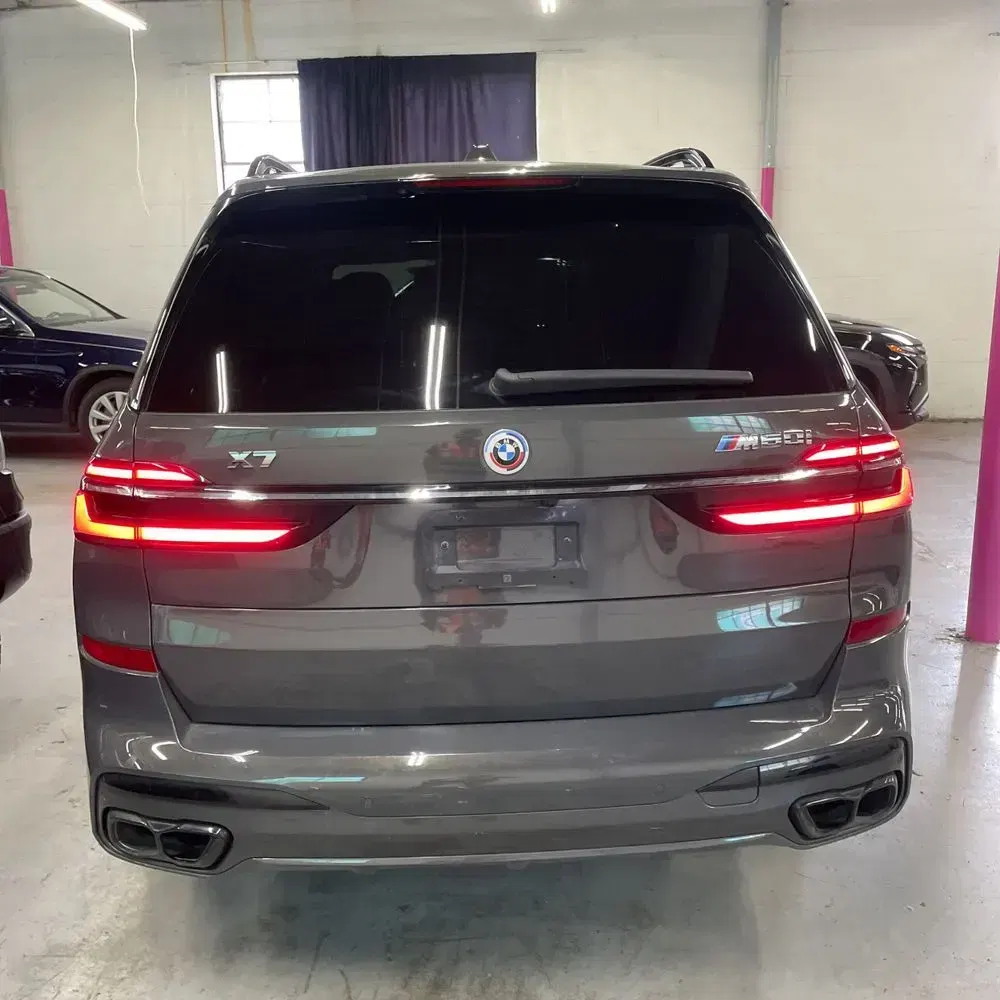 2023 BMW X7 M60i