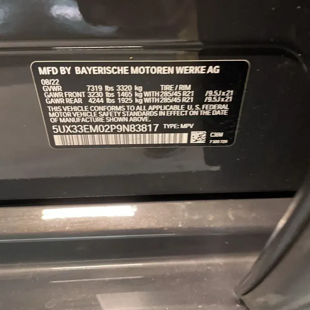 2023 BMW X7 M60i