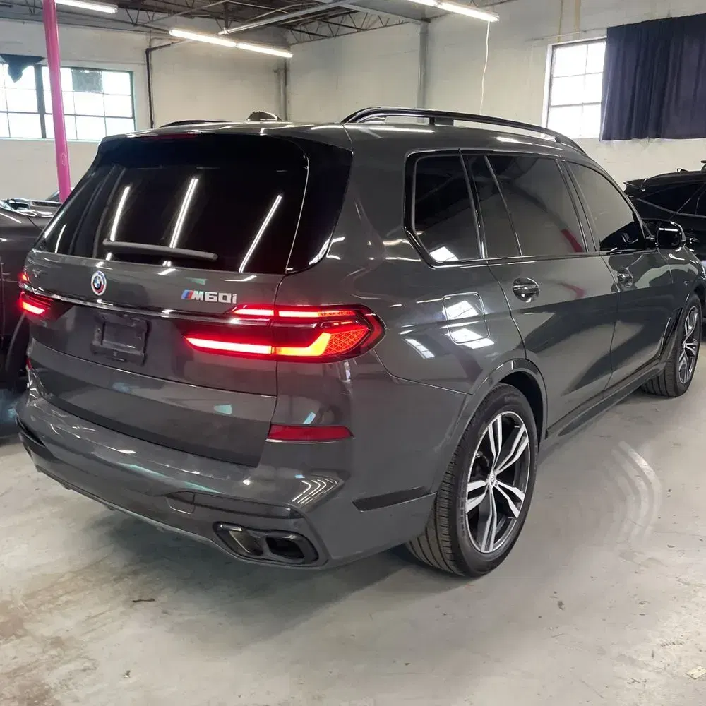 2023 BMW X7 M60i