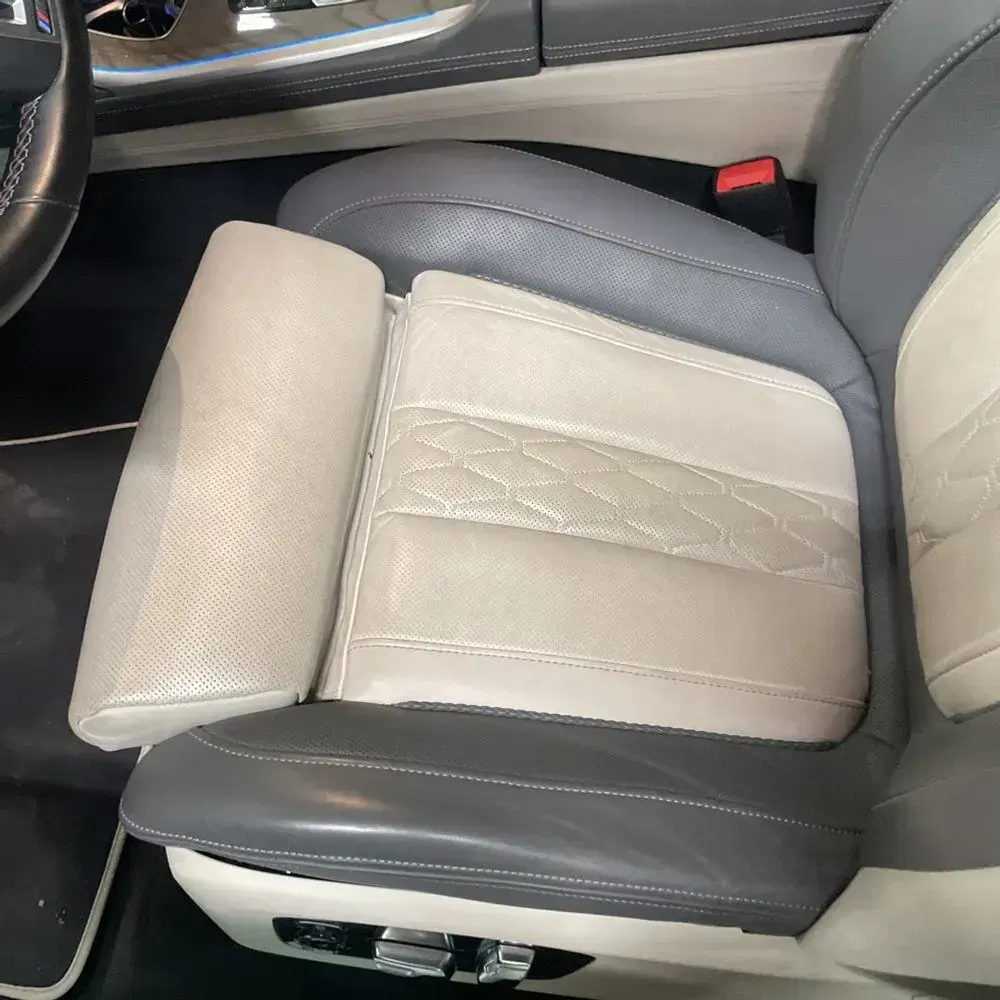 2023 BMW X7 M60i