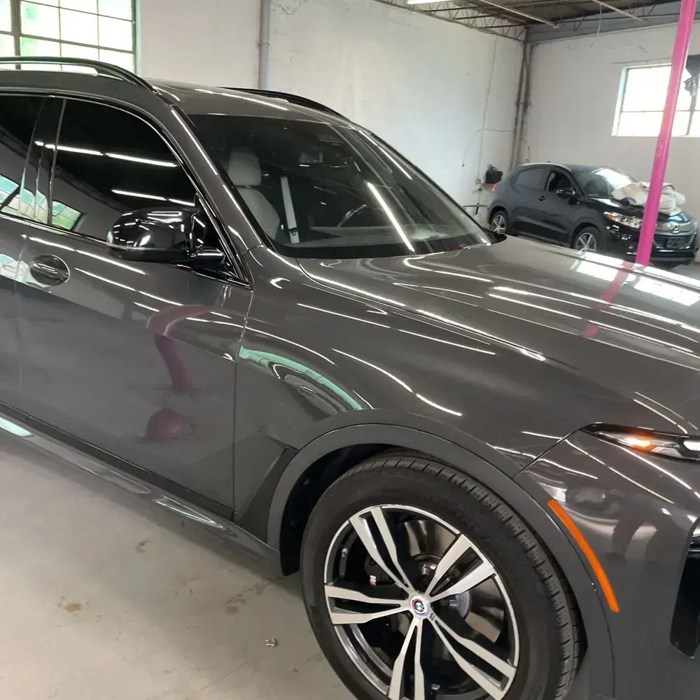 2023 BMW X7 M60i