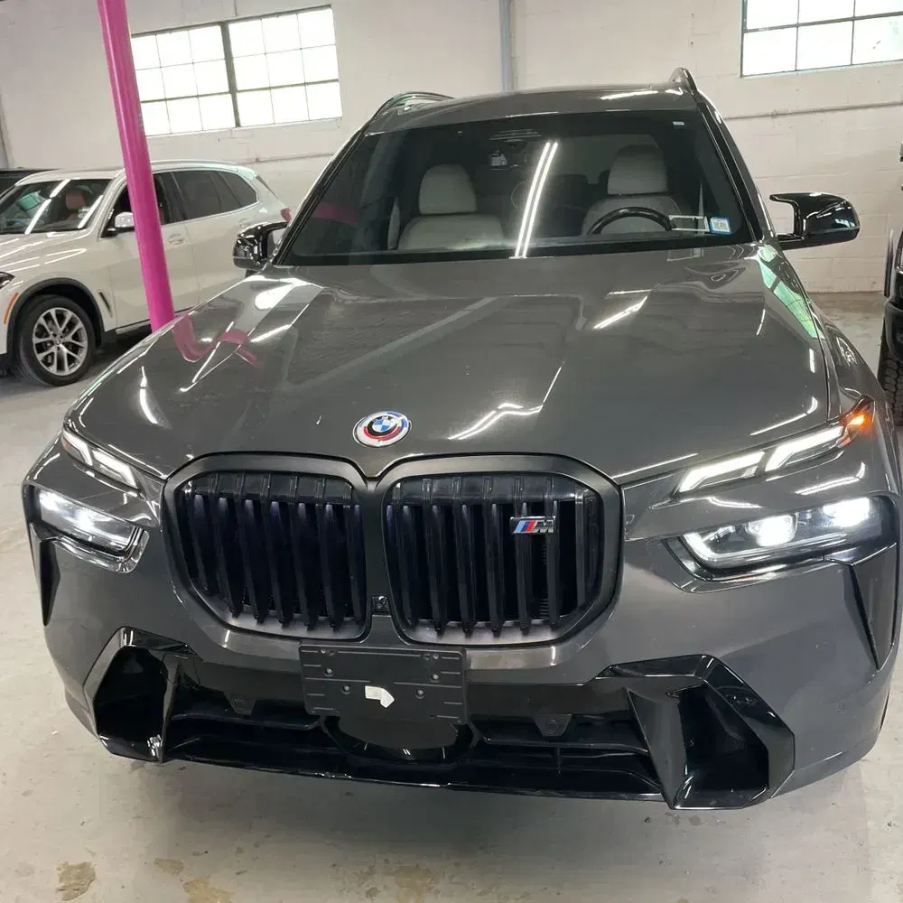 2023 BMW X7 M60i