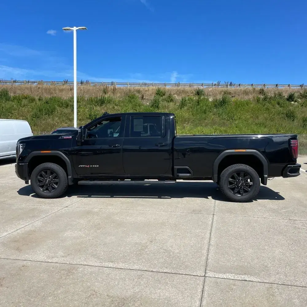 2024 GMC Sierra 2500 AT4