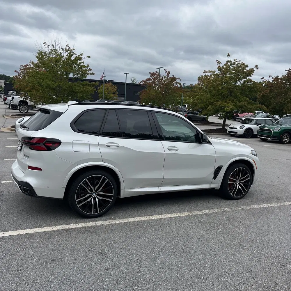 2025 BMW X5 M60i