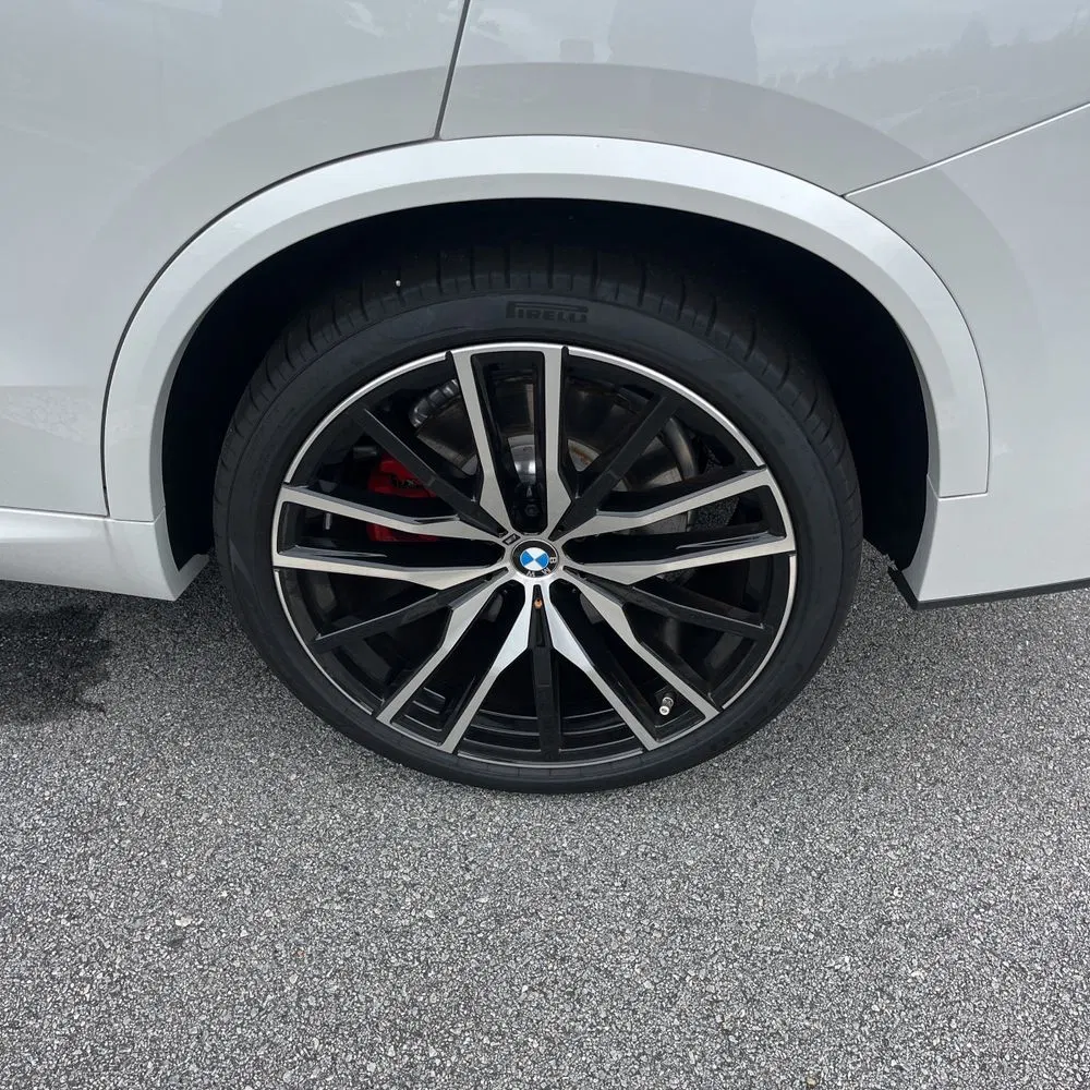 2025 BMW X5 M60i