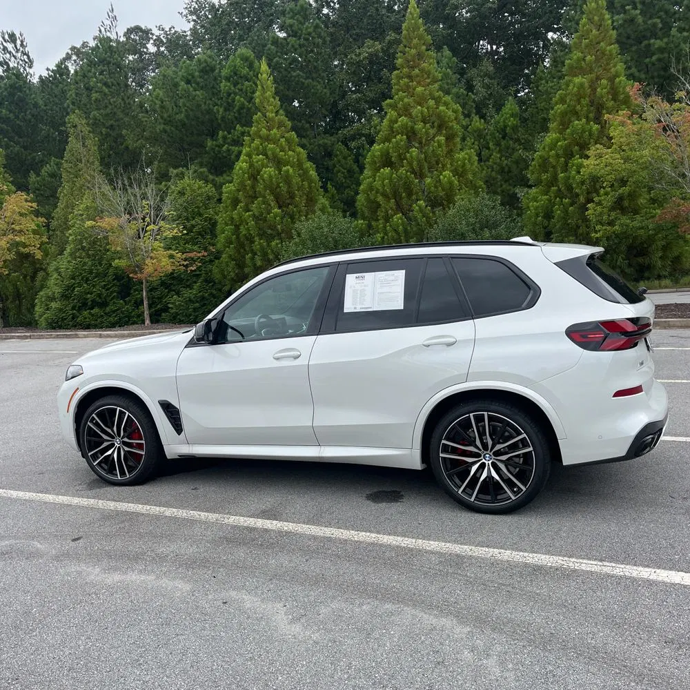 2025 BMW X5 M60i