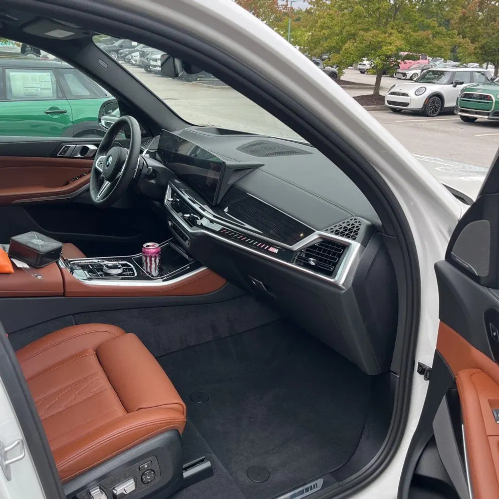 2025 BMW X5 M60i