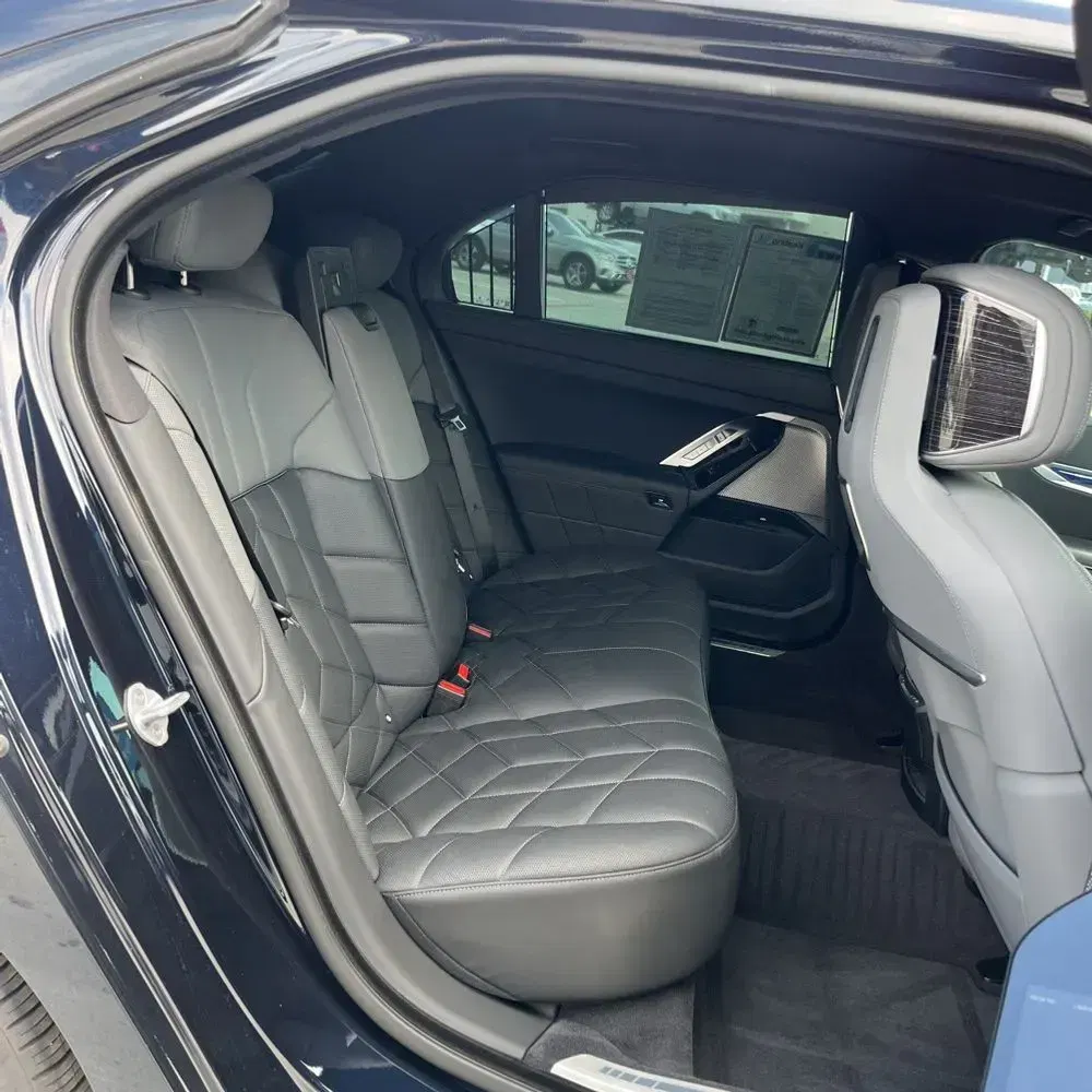 2024 BMW 7-Series 740i