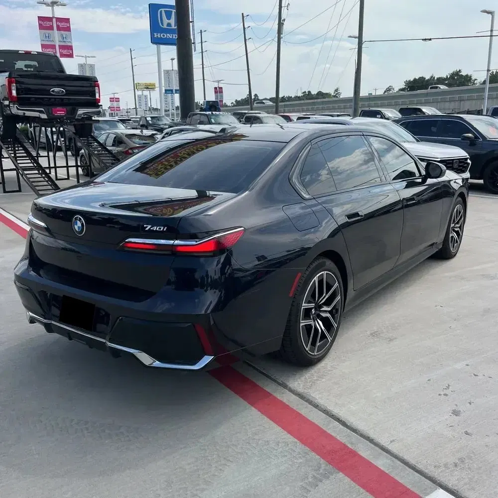 2024 BMW 7-Series 740i