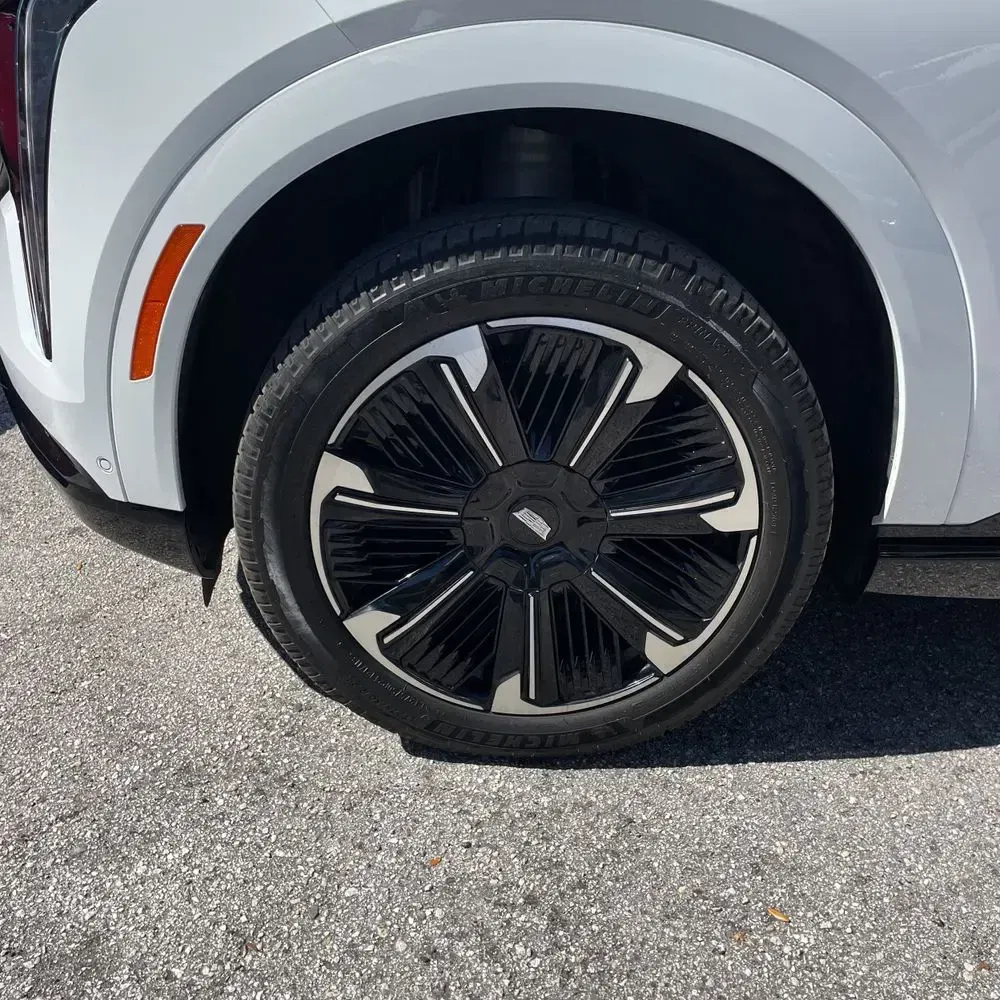 2025 Cadillac Escalade IQ Sport 1