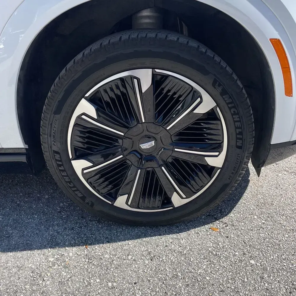 2025 Cadillac Escalade IQ Sport 1