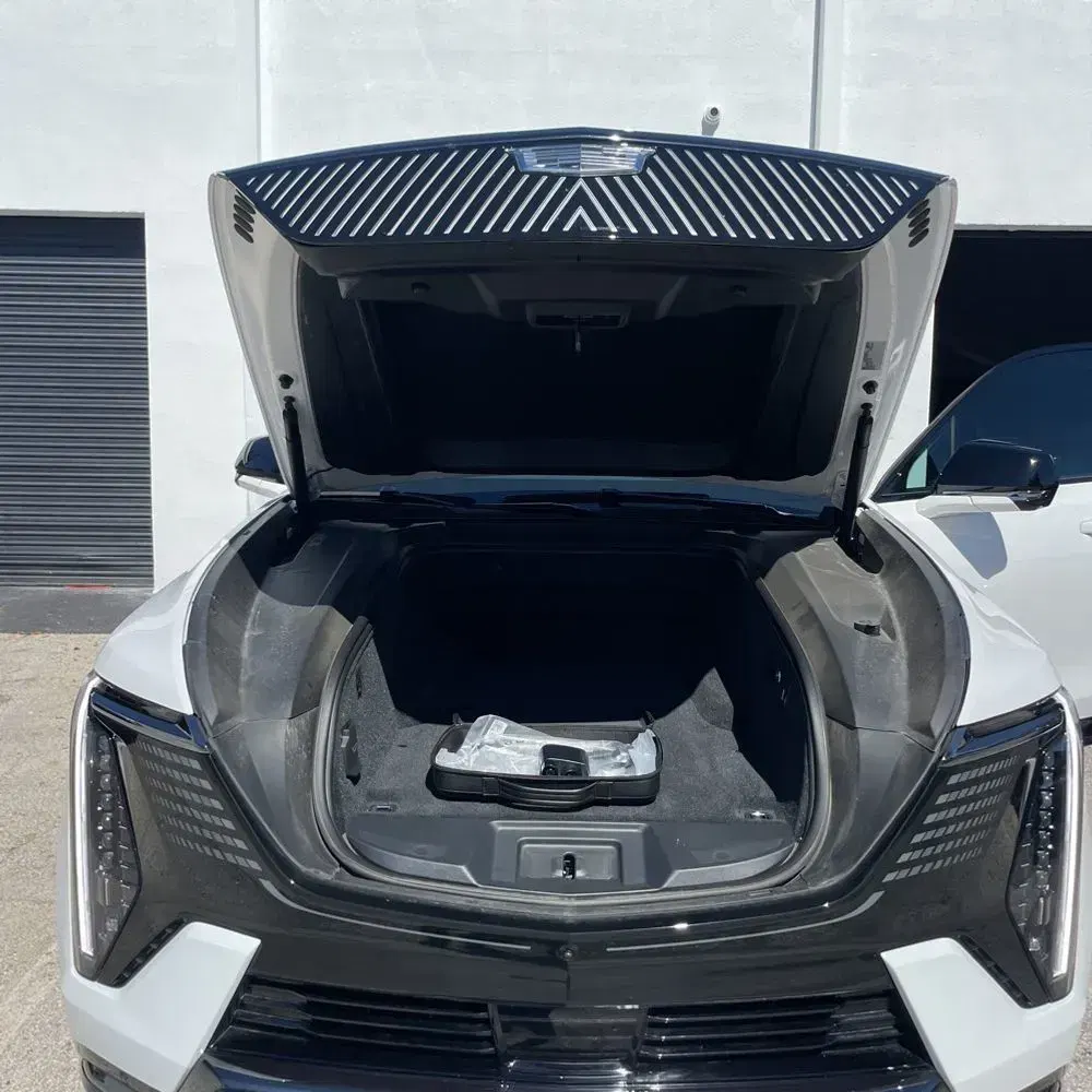 2025 Cadillac Escalade IQ Sport 1