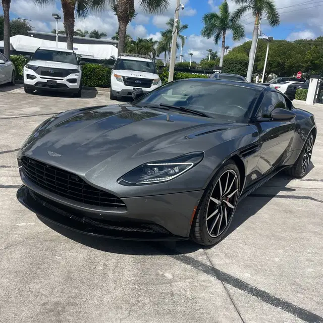 2018 Aston Martin DB11 Base