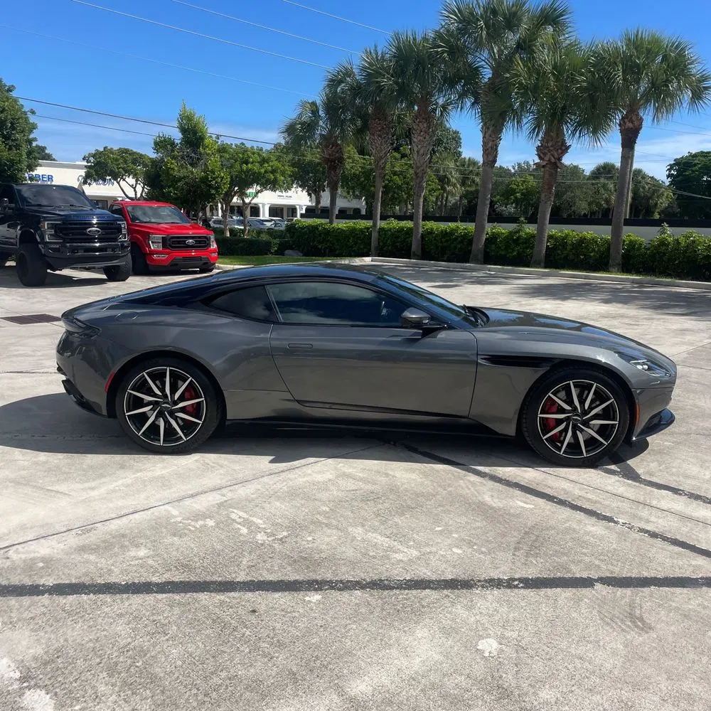2018 Aston Martin DB11 Base