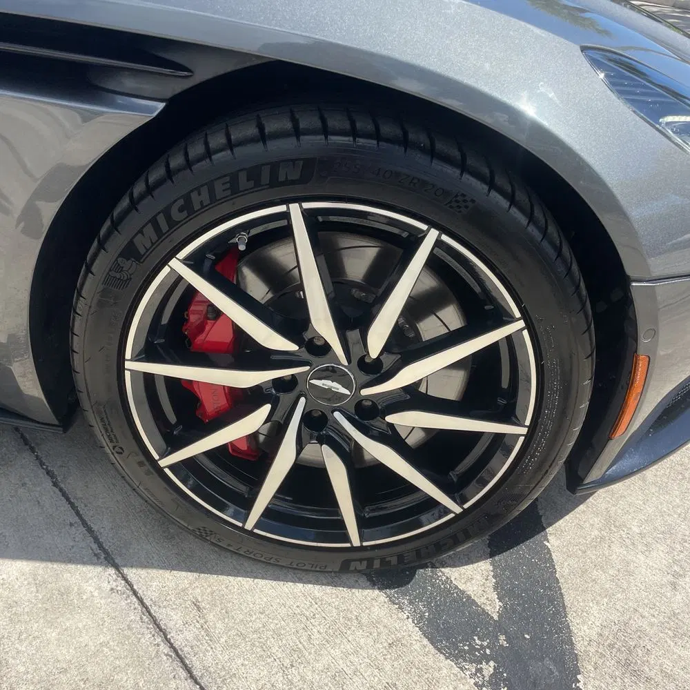2018 Aston Martin DB11 Base