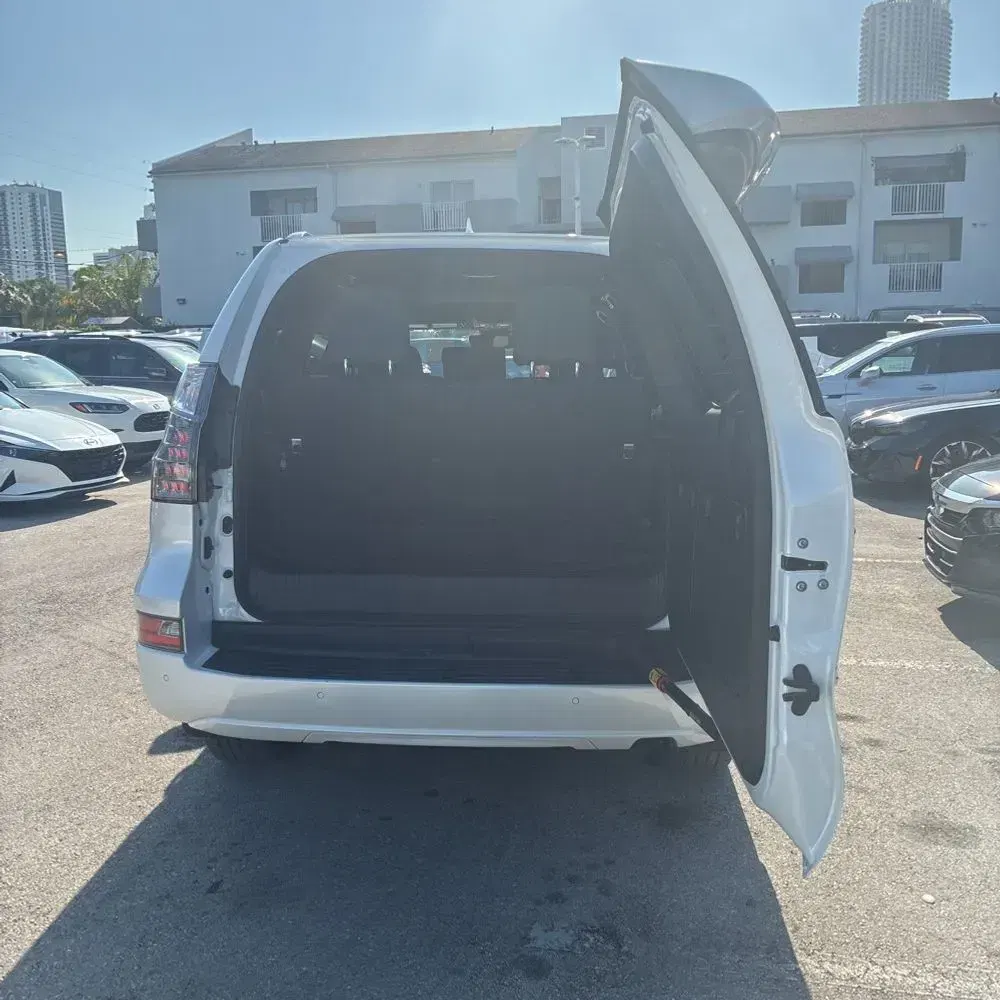2023 Lexus GX 460 Base