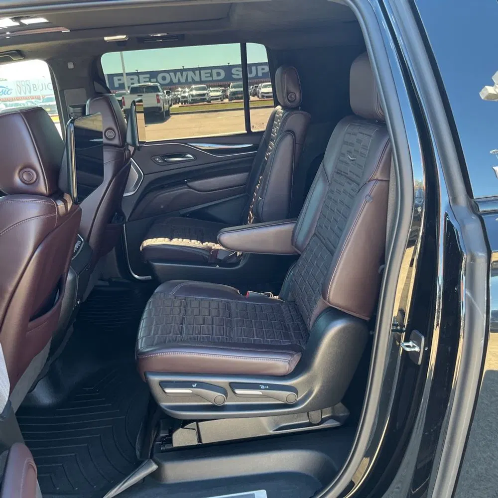 2023 Cadillac Escalade ESV Sport Platinum