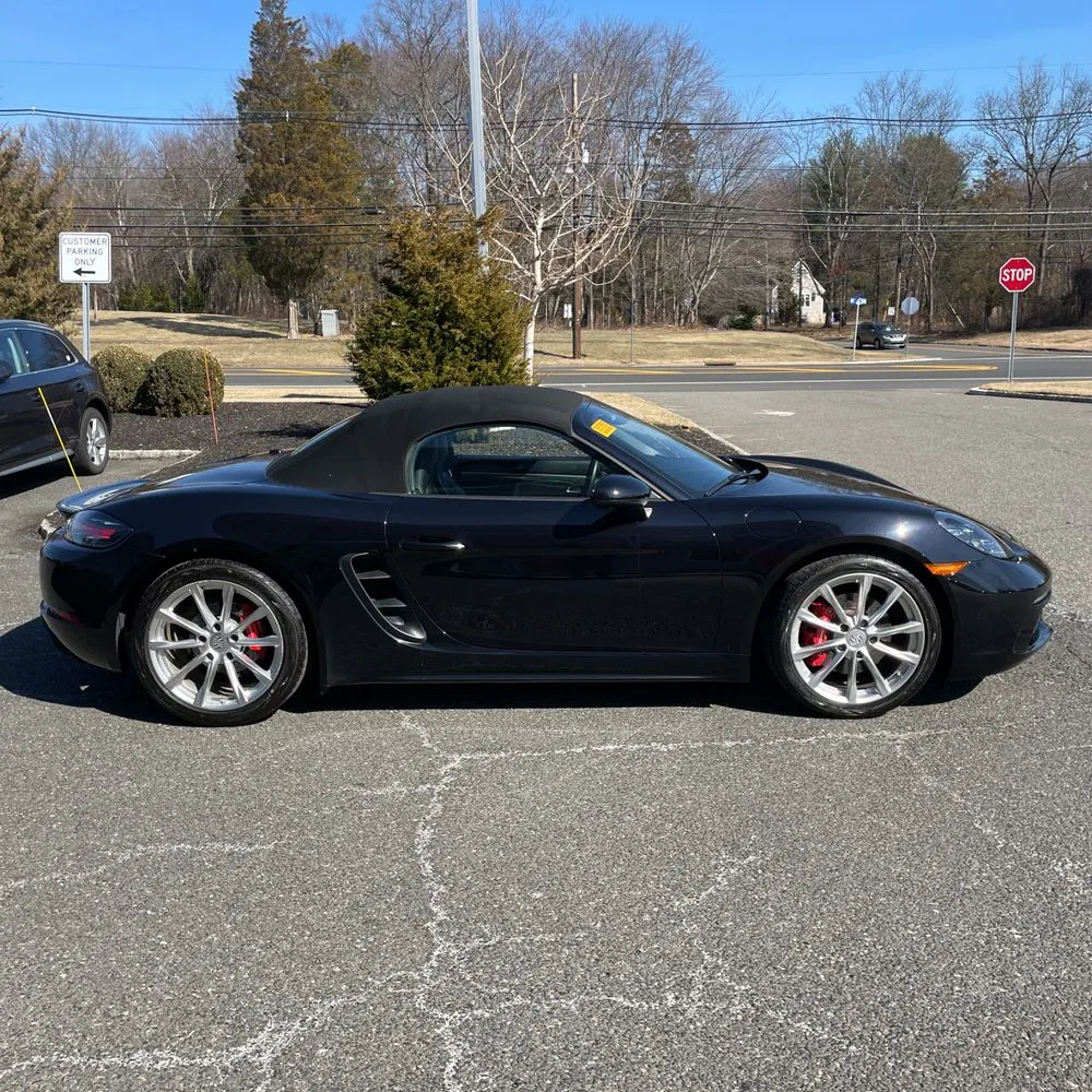 2022 Porsche 718 Boxster S