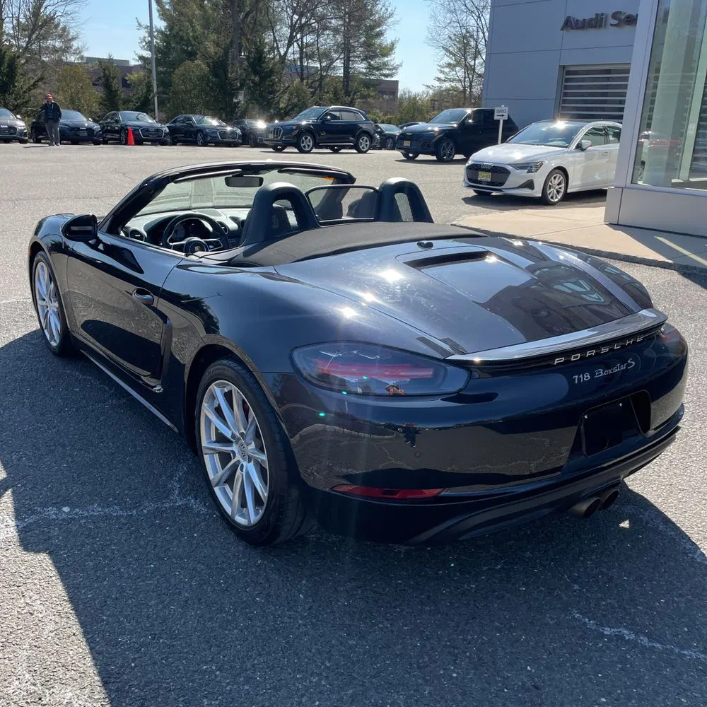 2022 Porsche 718 Boxster S