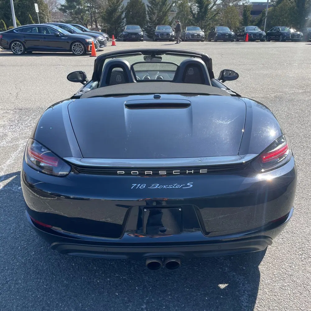 2022 Porsche 718 Boxster S